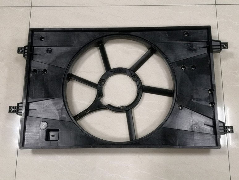 汽車發(fā)動機(jī)風(fēng)罩